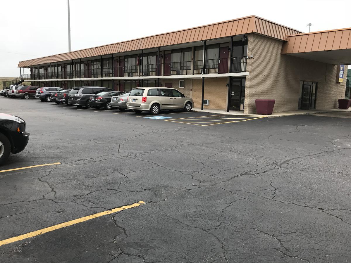 Starway Inn Lansing Kültér fotó